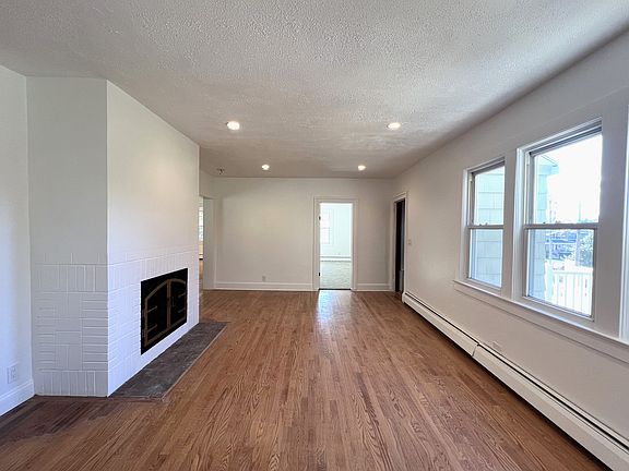3rd image of 45 Great Oak Ln Floor 1