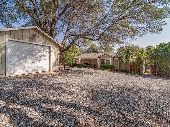 3rd image of 928 Hillcrest Ct #33