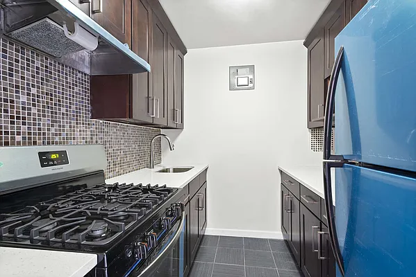 Rented by Living Room NY Corp | media 3