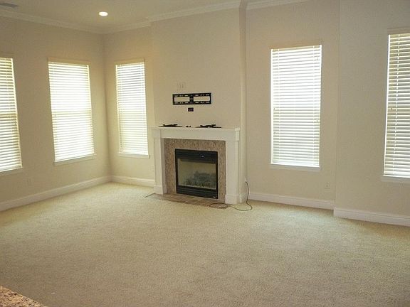 4th image of 10523 Steinbeck Ln