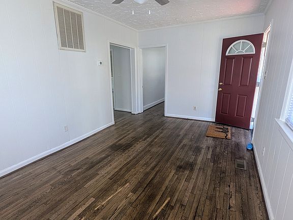 3rd image of 1442 Baylors Ln