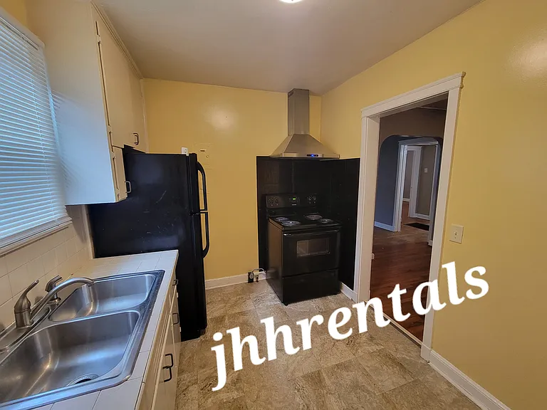 2600 Locust St — Photo 14