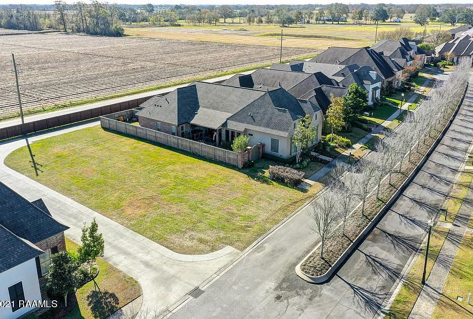 1st image of 212 Gleneagles Cir