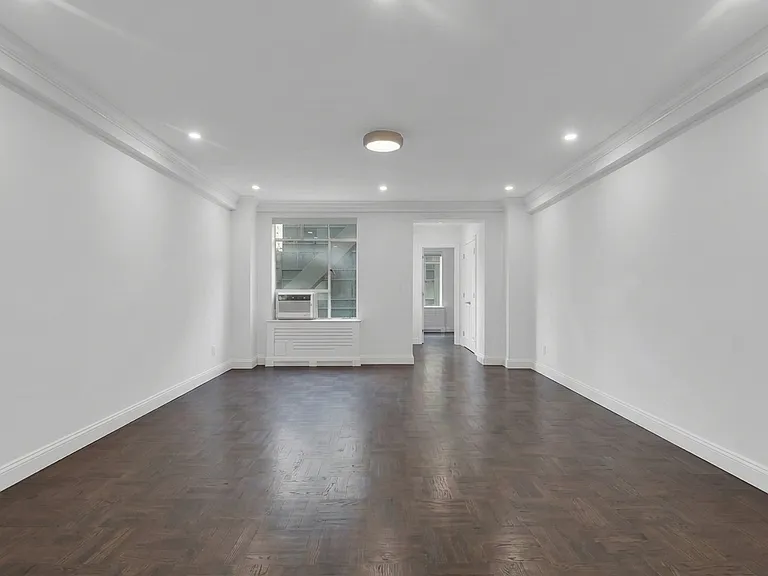 45 W 54th St #7-D — Photo 2