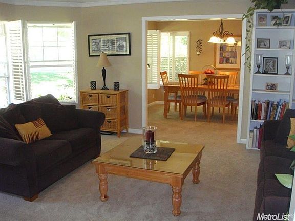 4th image of 2520 Sullivan Dr