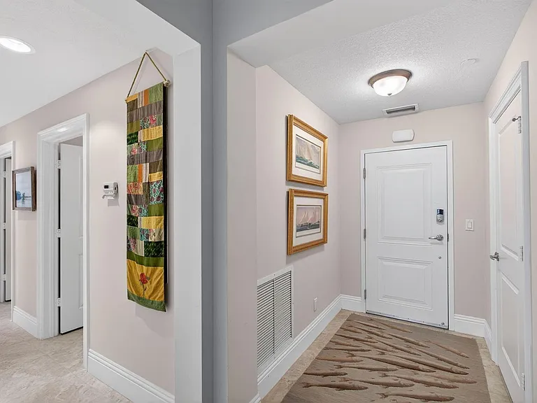 834 Bay Colony Dr S — Photo 13