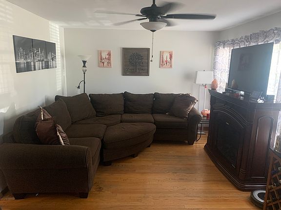 2nd image of 2534 N Newcastle Ave