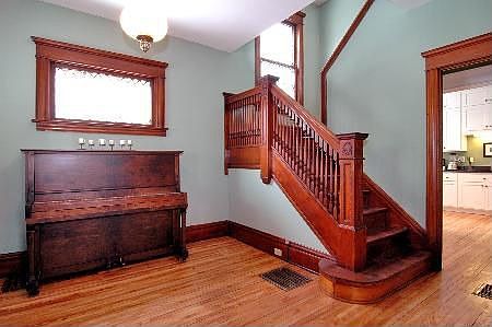 Foyer/Parlor