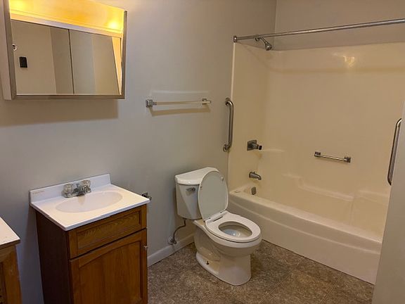 4th image of 1729 Bancroft Ave #3A