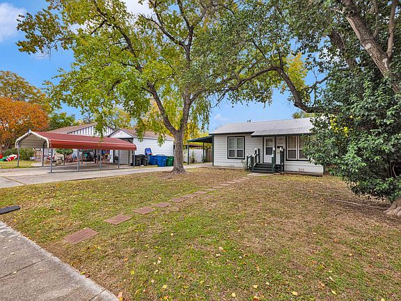 3rd image of 934 W Hermosa Dr