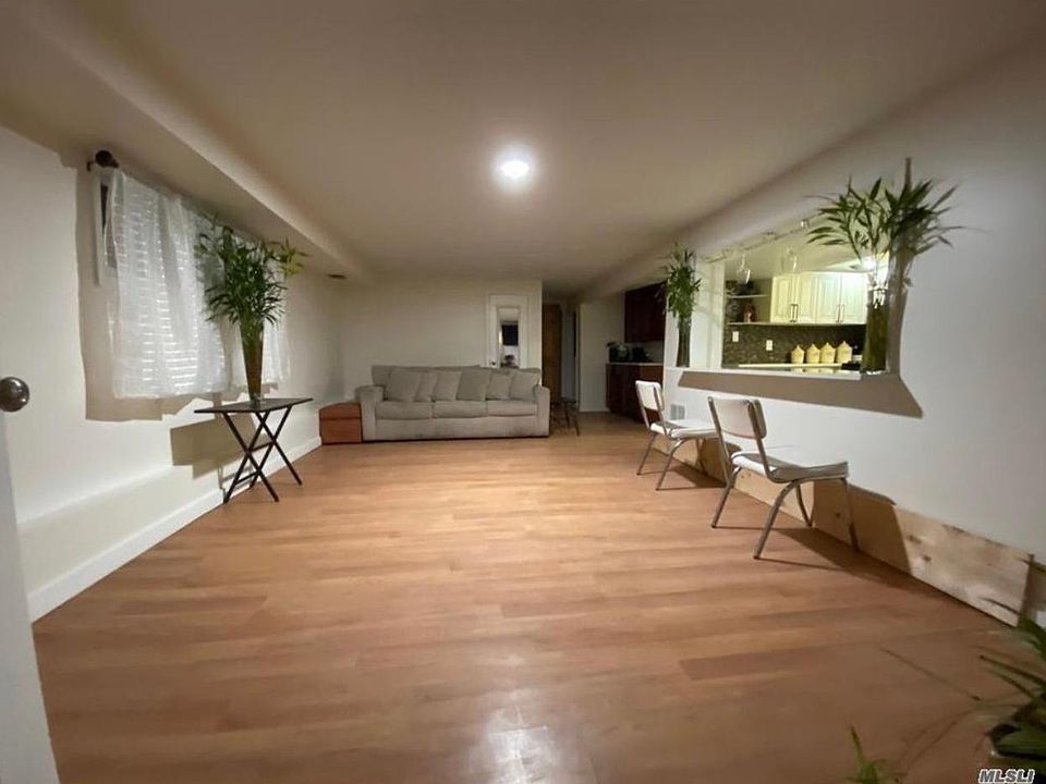 1st image of 30 Sutton St Floor 1