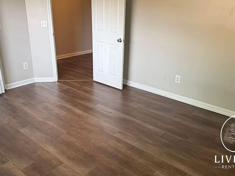 800 Wallace Martin Dr — Photo 14