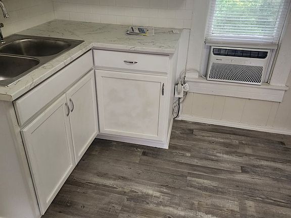 5th image of 142 S Osage Ave