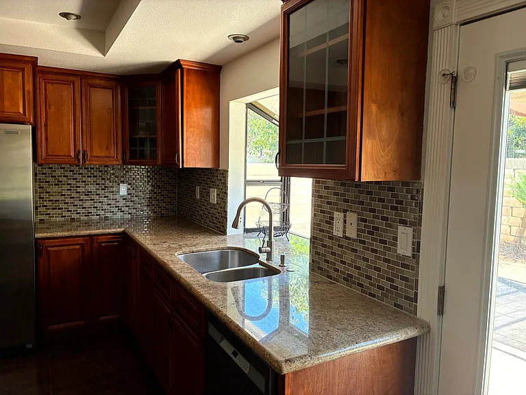 1159 E Plymouth St — Photo 13
