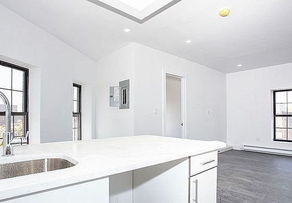 3rd image of 2769 3rd Ave #2