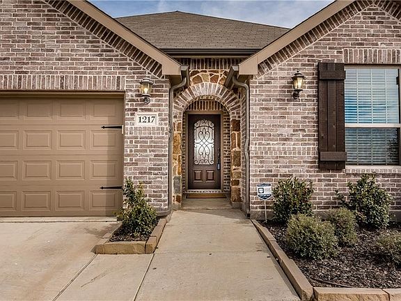 2nd image of 1217 Petrel Dr