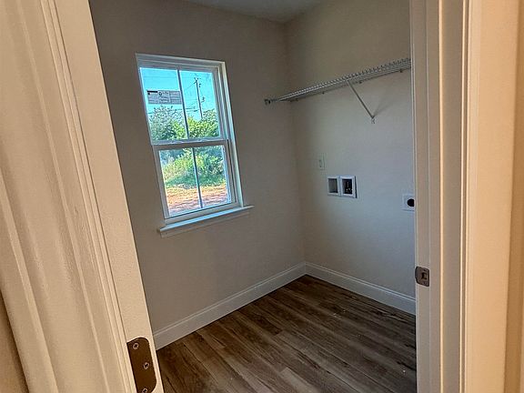 4th image of 105 Addison Creek Ln