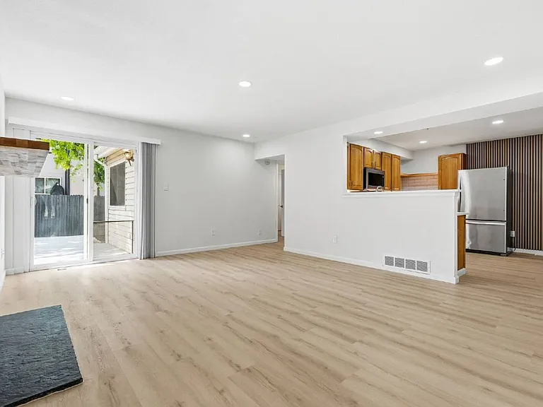 11731 Sherman St — Photo 4