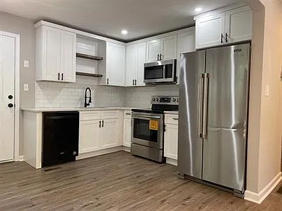 3 bed, 952 sqft, $1,700 — Photo 3