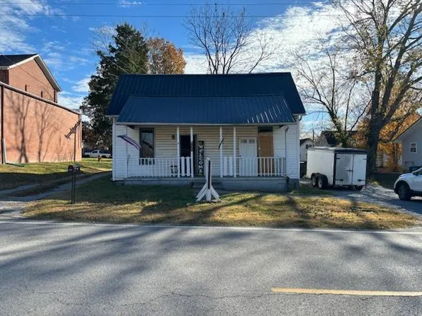 116 S Adams St, Golconda, IL 62938