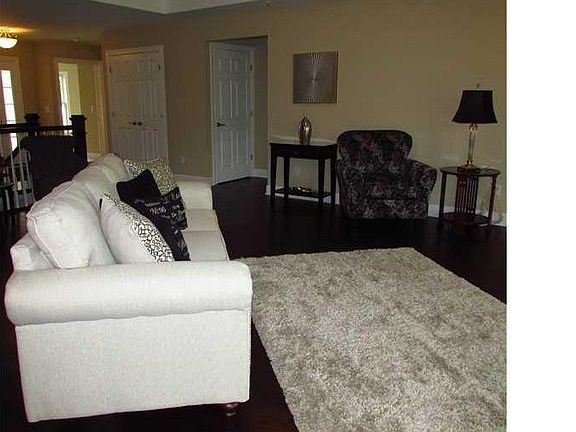4th image of 573 Riverwalk Dr