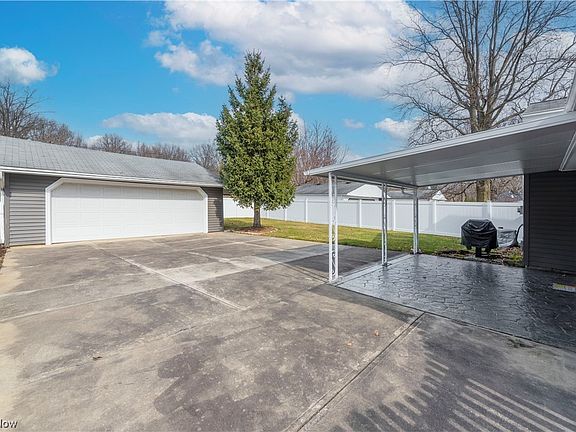 3rd image of 23922 Delmere Dr