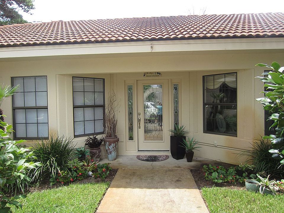 1st image of 370 Golfview Dr