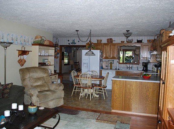 3rd image of 101 Ashley Ln