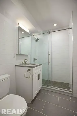 Rented by REAL New York | media 22