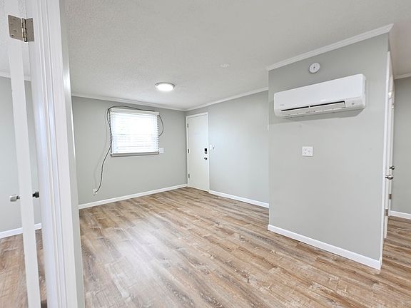 2nd image of 425 W Cook Rd #7