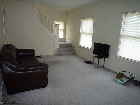 5th image of 30105 Euclid Ave