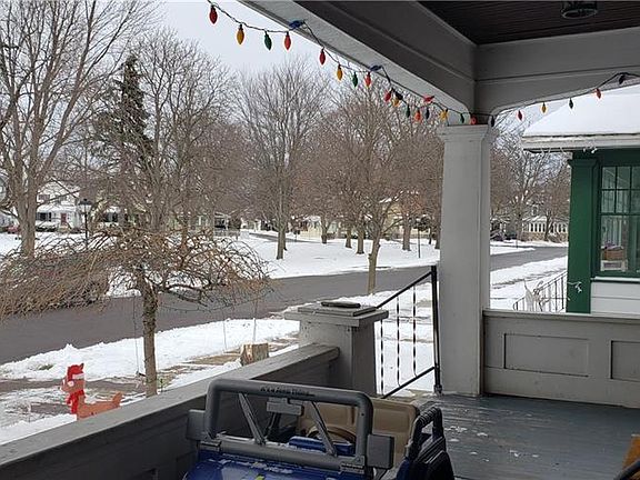 4th image of 39 Elmwood Park S