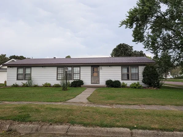 202 E Benton St, Le Roy, MN 55951