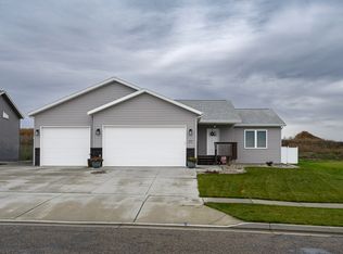 2997 Armstrong St, Bismarck, ND 58504