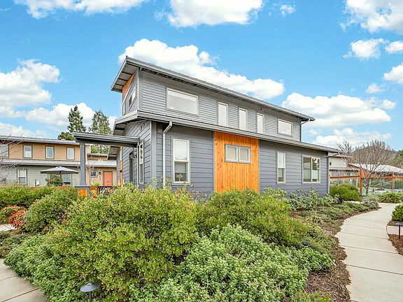 2nd image of 100 Dunn Cir