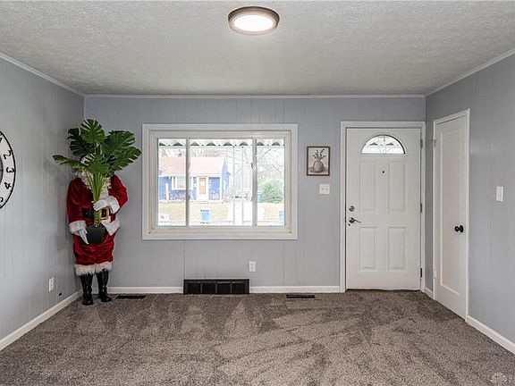 4th image of 5694 Barrett Dr