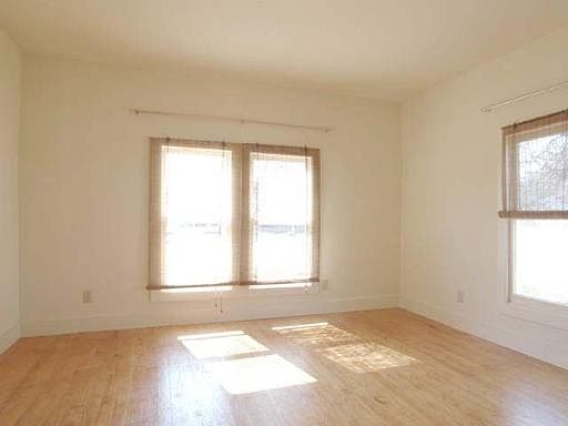 3rd image of 893 S CASTELL AVE