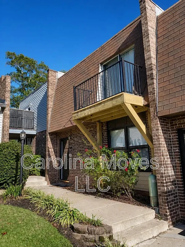 10 Poinsett Ave — Photo 1