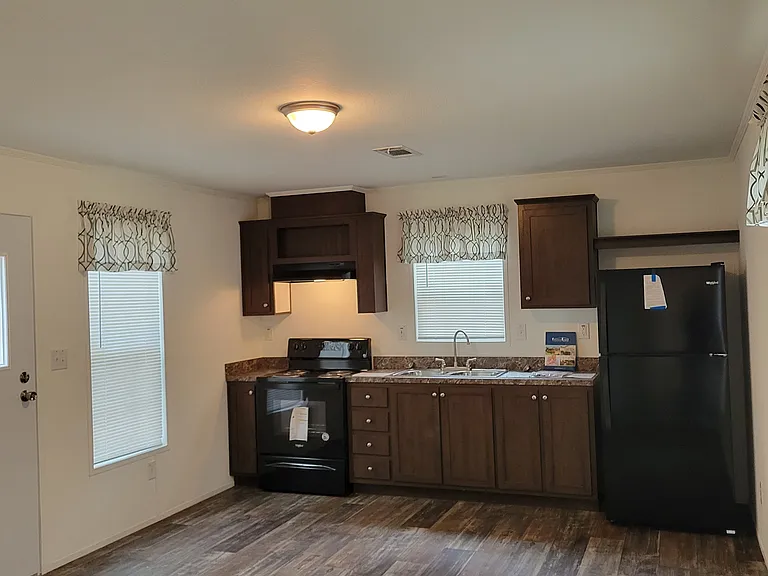 13340 Lauren Ave — Photo 1