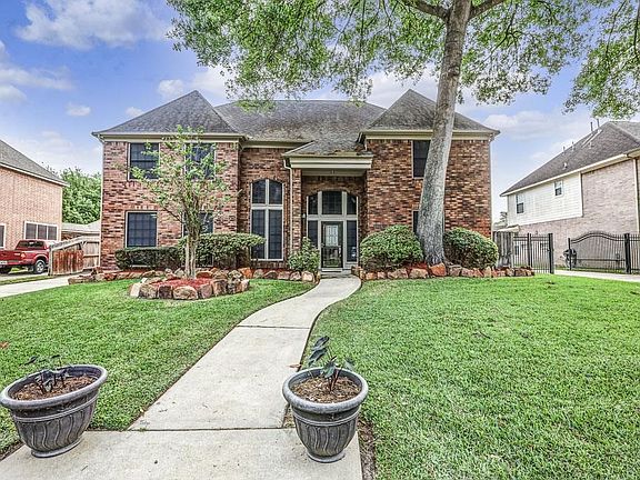 Welcome Home to Oaks of Atascocita!
