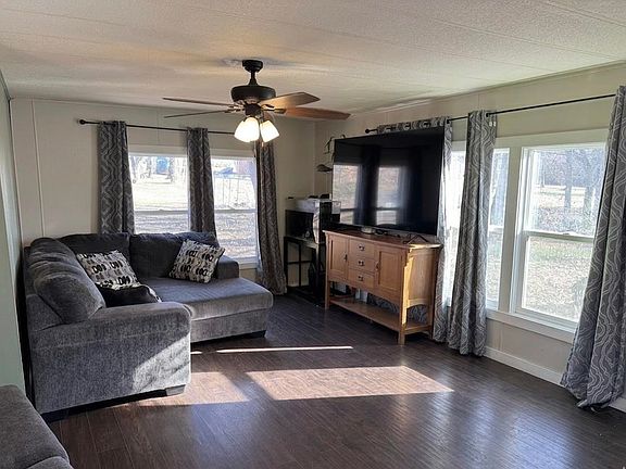 2nd image of 1693 Ottawa Rd