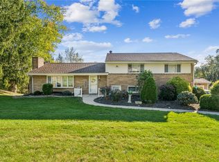 228 Ridgeview Dr, Venetia, PA 15367