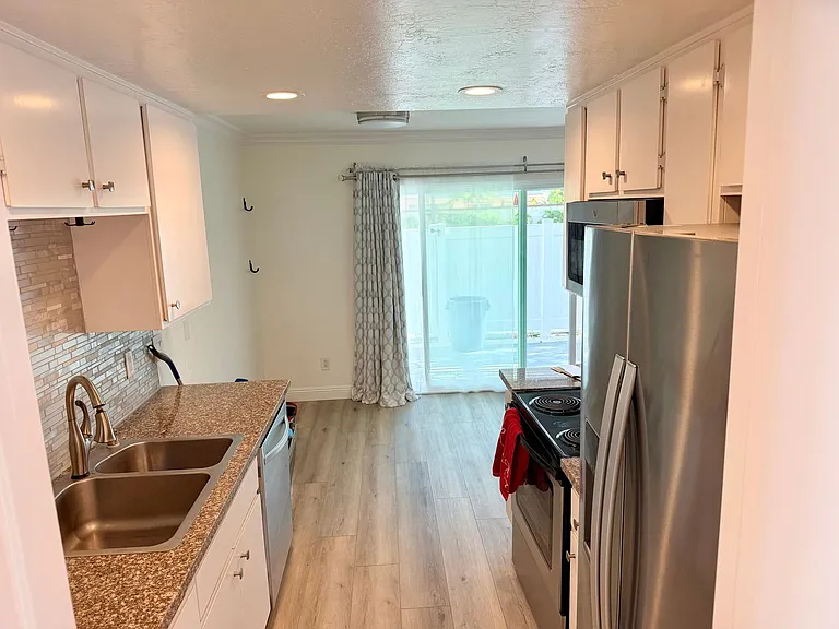 771 Iverson Point Way — Photo 6