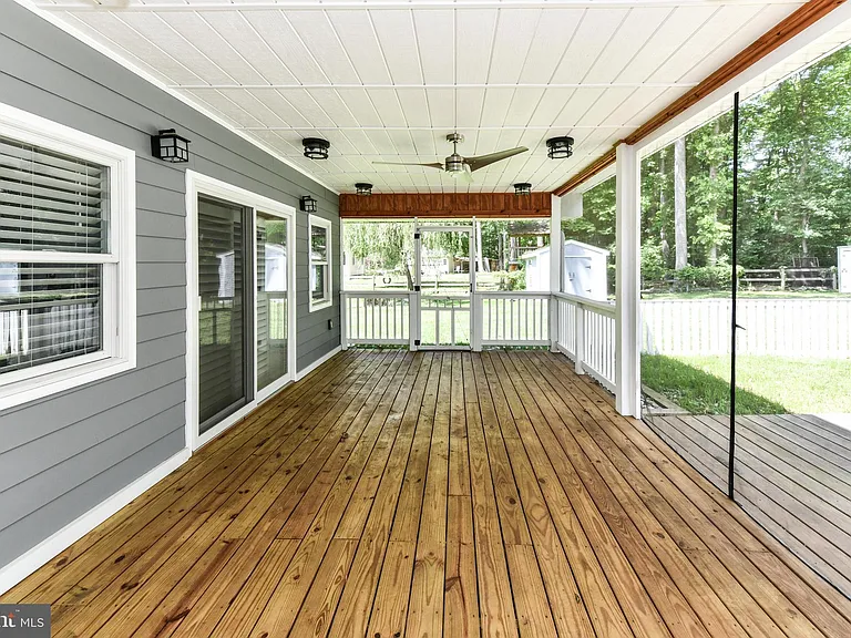 14 Oak Ln — Photo 37