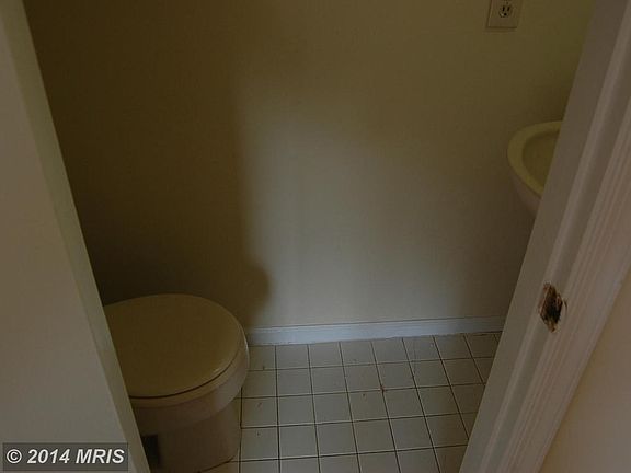 5th image of 606 Tuckahoe Creek Ct