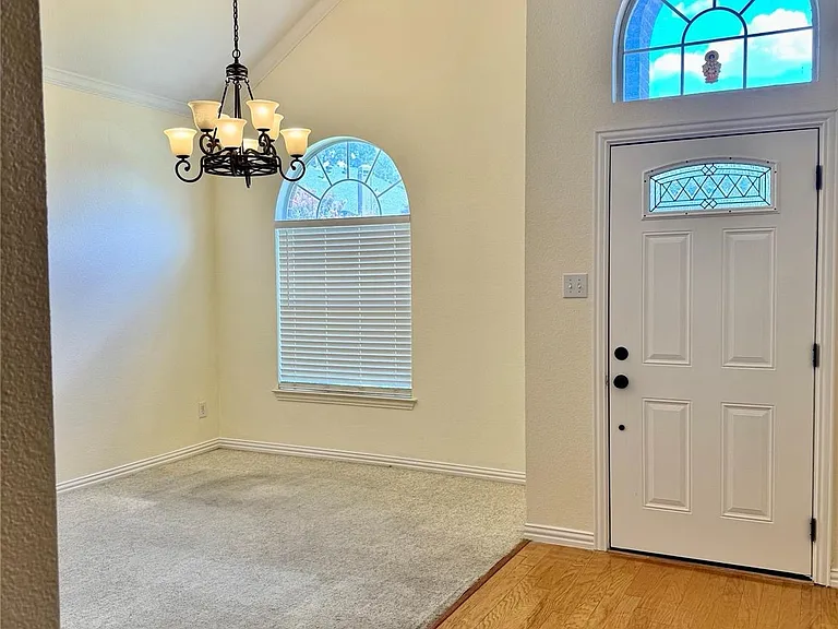 644 Forest Hill Dr — Photo 3