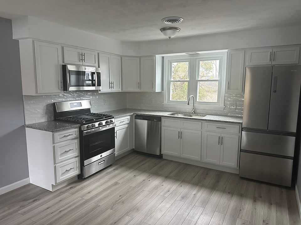 2nd image of 511 Buffinton St #C