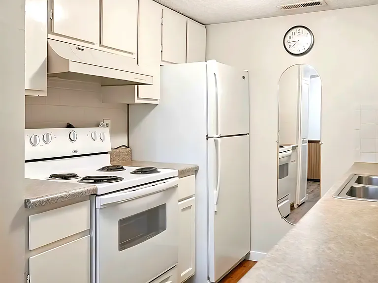 3032 SW Lydia Ave #103 — Photo 4