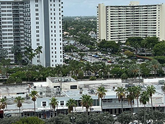 5th image of 3410 Galt Ocean Drive #1101