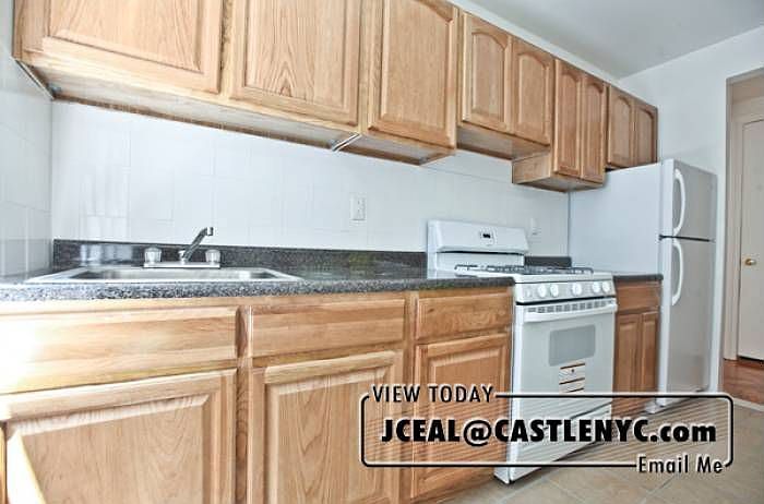 Gigantic kitchen
